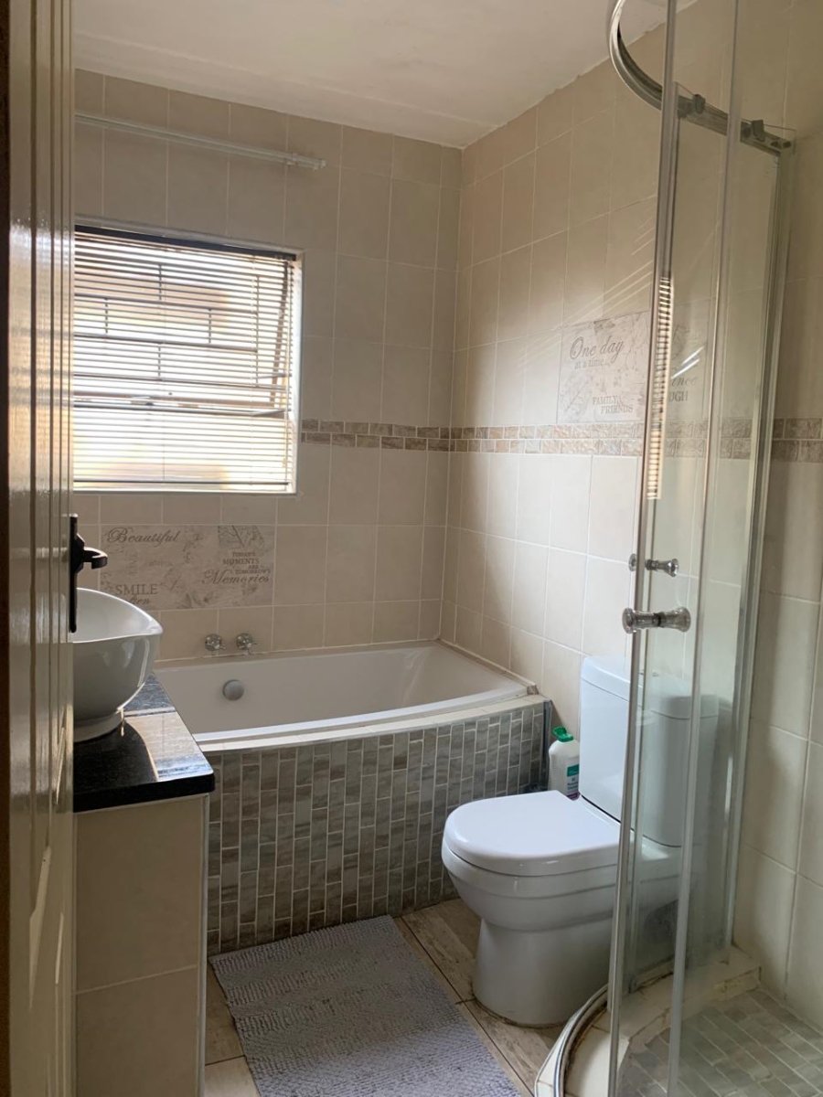 To Let 2 Bedroom Property for Rent in Vaalpark Free State